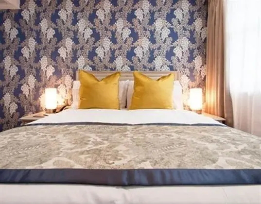 Deluxe Tek Büyük Yataklı Oda (If extra bed required contact Hotel)