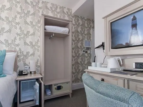 Deluxe Tek Büyük Yataklı Oda (If extra bed required contact Hotel)