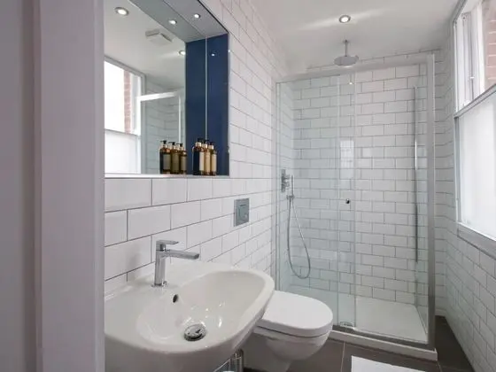 Deluxe Tek Büyük Yataklı Oda (If extra bed required contact Hotel)