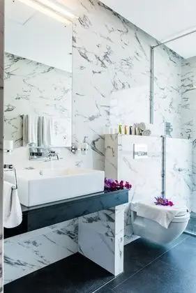 Deluxe Oda, 1 En Büyük (King) Boy Yatak