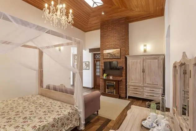 Deluxe Tek Büyük Yataklı Oda, 1 Çift Kişilik Yatak, Göl Manzaralı
