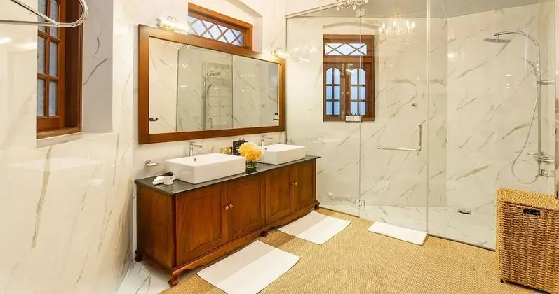 Deluxe Tek Büyük Yataklı Oda, 1 Çift Kişilik Yatak, Göl Manzaralı