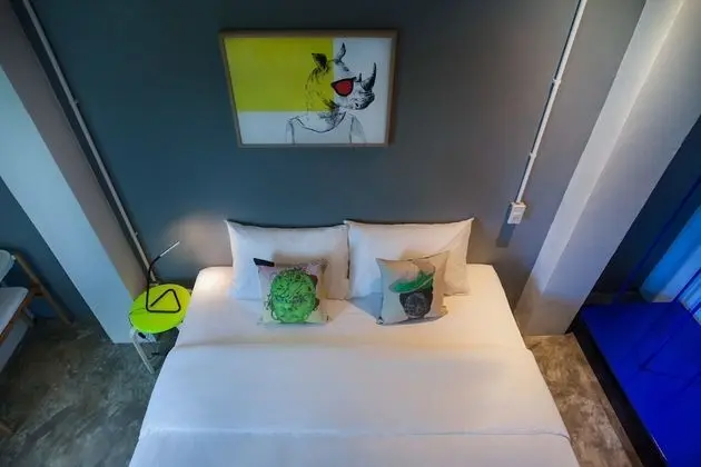 Standard King Bed