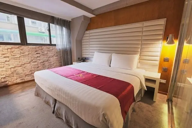 Design Tek Büyük veya İki Ayrı Yataklı Oda