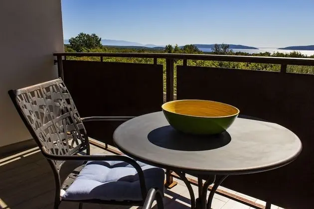 Apart Daire, Havuz Manzaralı (4)