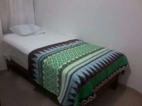 Tek Büyük veya İki Ayrı Yataklı Oda, Ortak Banyo