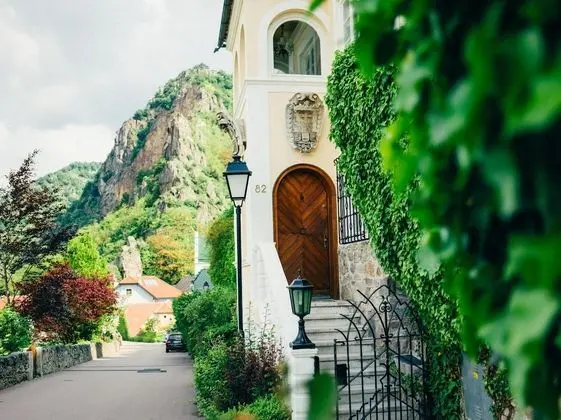 Villa Schoenthal, Duernstein Nr. 82