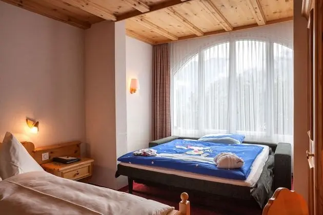 Traditional Üç Kişilik Oda
