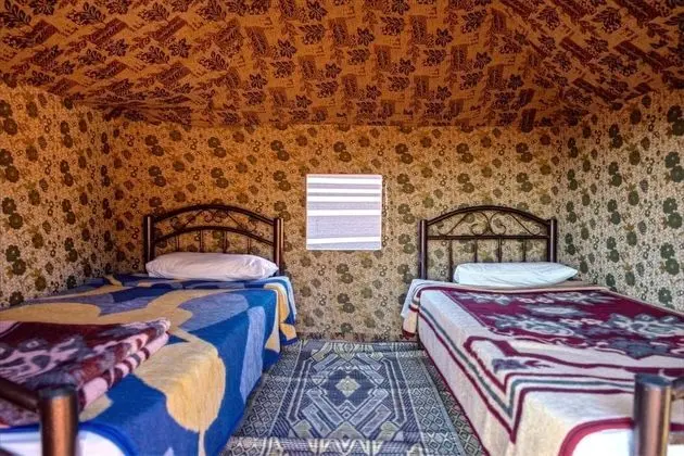 Basic Tek Büyük veya İki Ayrı Yataklı Oda, 3 Tek Kişilik Yatak