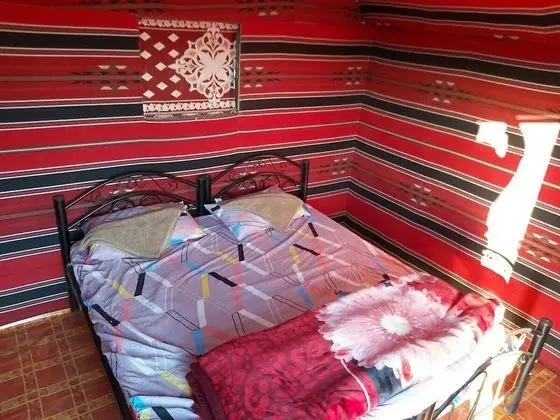 Traditional Tek Büyük Yataklı Oda