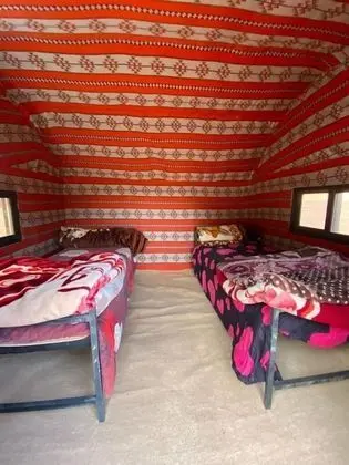 Traditional Tek Büyük Yataklı Oda
