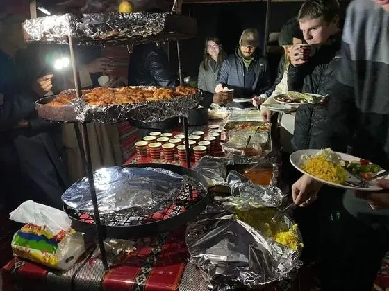 Traditional Tek Büyük Yataklı Oda