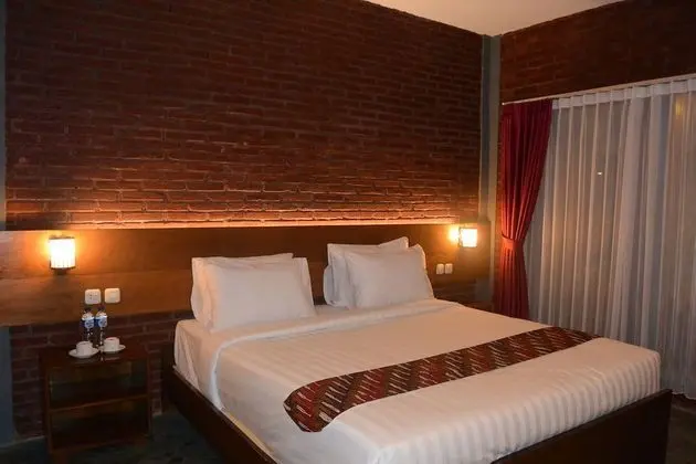 Deluxe Tek Büyük Yataklı Oda, Havuz Kenarı