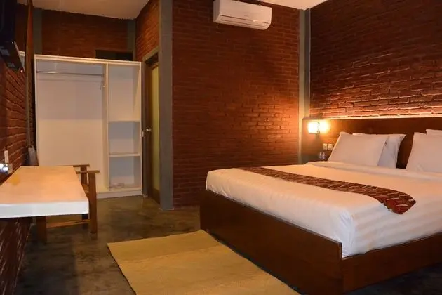 Deluxe Tek Büyük Yataklı Oda, Havuz Kenarı