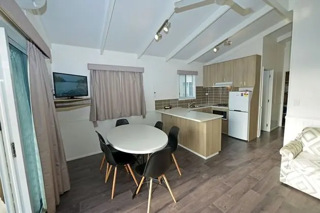 Kulübe, 2 Yatak Odası (Riverfront)