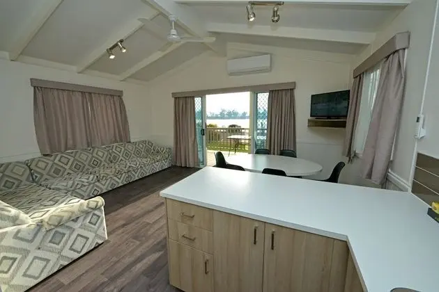 Kulübe, 2 Yatak Odası (Riverfront)