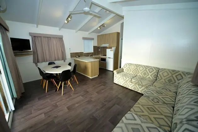 Kulübe, 2 Yatak Odası (Riverfront)