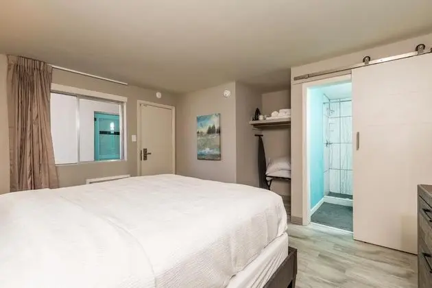 Oda Queen Size Bed