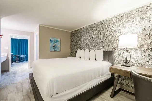 Suit King Size Bed