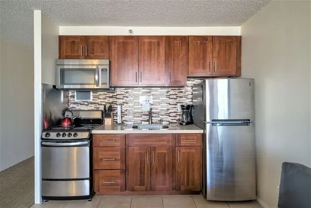 #1702 - The Palm Studio with Full Kitchen