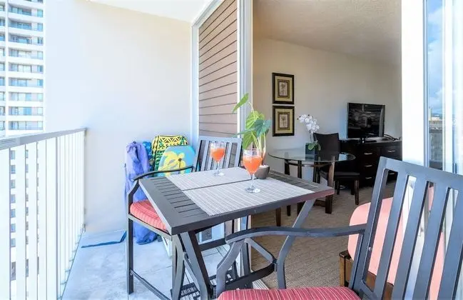 #1702 - The Palm Studio with Full Kitchen