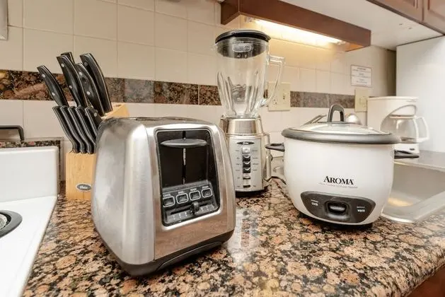 #1702 - The Palm Studio with Full Kitchen