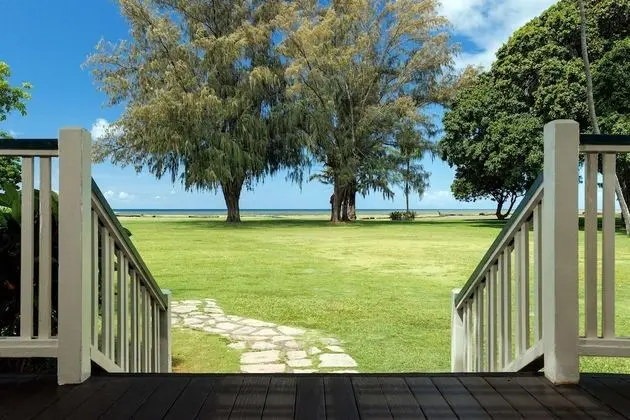 Kır Evi, 3 Yatak Odası, Okyanusa Sıfır (Coast Cottage 3 BR Ocean Front)