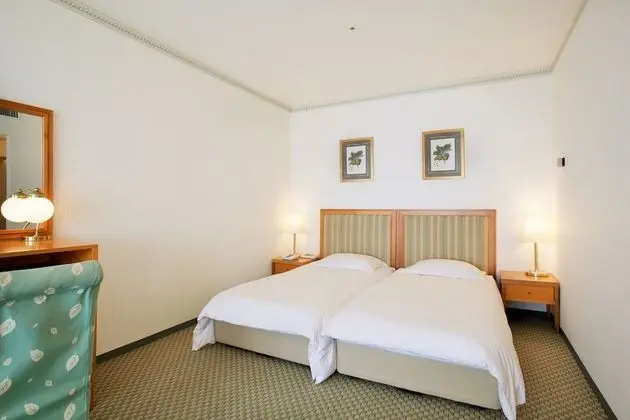 İki Ayrı Yataklı Oda, Sigara İçilmez, Balkon
