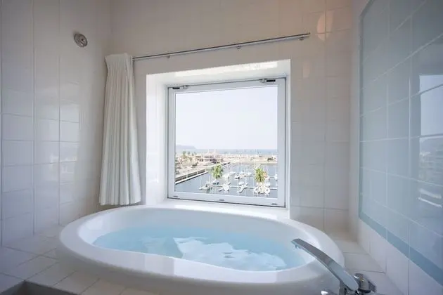 İki Ayrı Yataklı Oda, Sigara İçilmez, Balkon