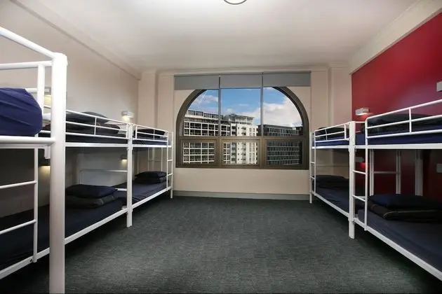 Ortak Ranzalı Oda, Karma Ranzalı Oda (Bed in 10-bed Mixed Dorm)