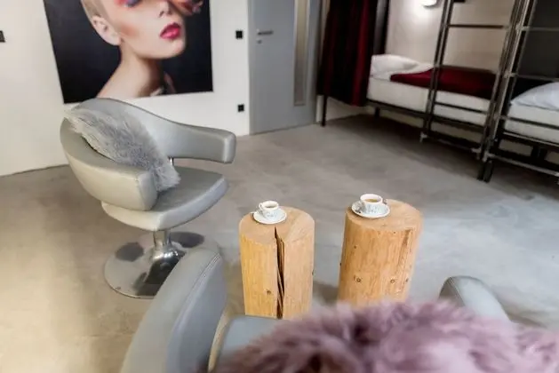 Ortak Ranzalı Oda, Sadece kadınlar için, Ortak Banyo, Avlu Manzaralı (1 bed)
