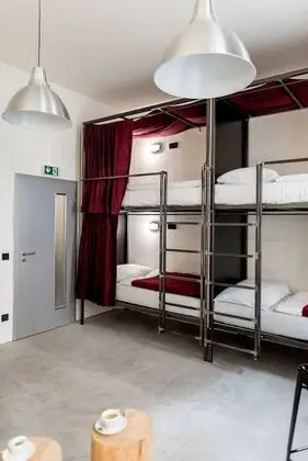 Ortak Ranzalı Oda, Sadece kadınlar için, Ortak Banyo, Avlu Manzaralı (1 bed)