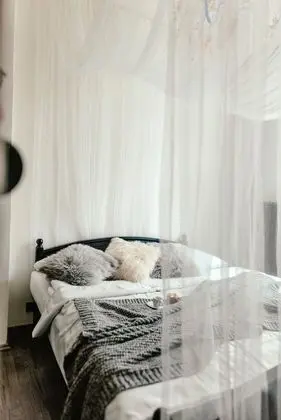 Tek Büyük Yataklı Oda, Balkon (Shared Bathroom)