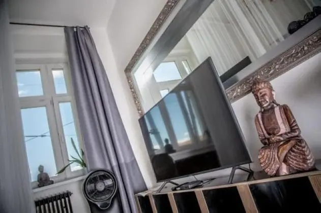 Tek Büyük Yataklı Oda, Ortak Banyo, Şehir Manzaralı