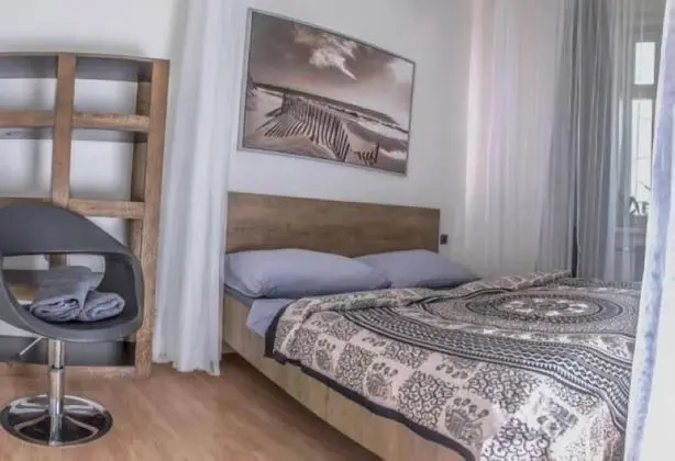 Tek Büyük Yataklı Oda, Ortak Banyo, Şehir Manzaralı
