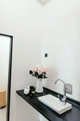 Tek Büyük Yataklı Oda, Ortak Banyo, Şehir Manzaralı