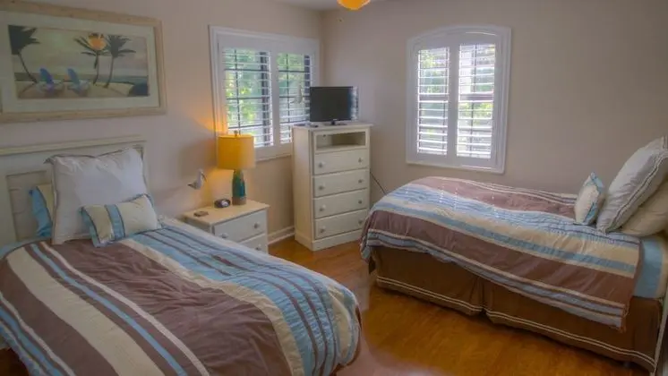 Signature 5 Bedroom Vacation Home with Pool