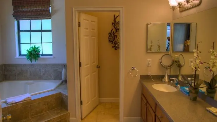 Signature 5 Bedroom Vacation Home with Pool