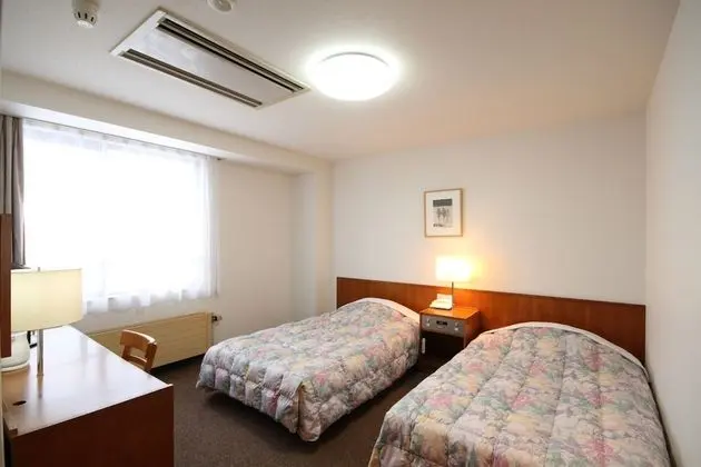 İki Ayrı Yataklı Oda, Sigara İçilebilir