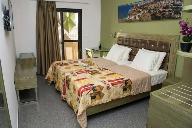 Basic Tek Büyük Yataklı Oda