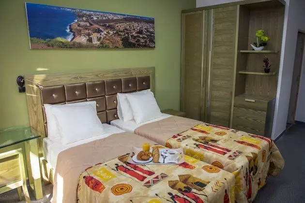 Basic Tek Büyük Yataklı Oda