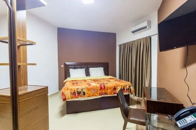 Tek Büyük Yataklı Oda