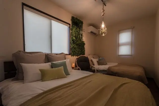 Ev (Private Vacation)