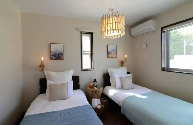 Ev (Private Vacation)