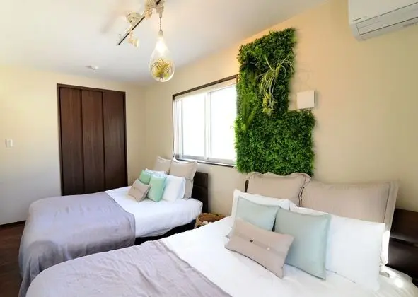 Ev (Private Vacation)