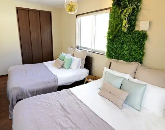 Ev (Private Vacation)