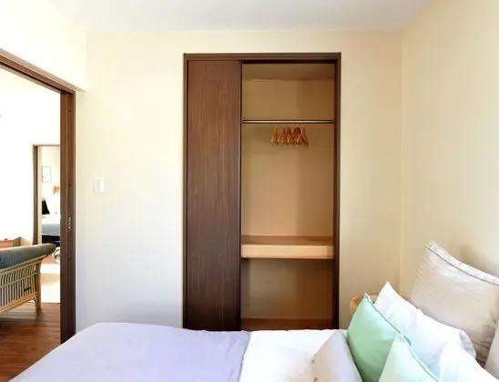 Ev (Private Vacation)