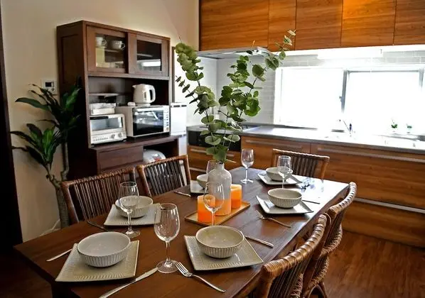 Ev (Private Vacation)