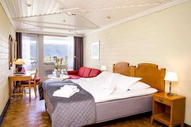 Superior Tek Büyük Yataklı Oda (room in the new building)