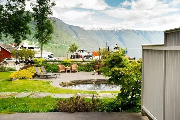 Superior Tek Büyük Yataklı Oda (room in the new building)